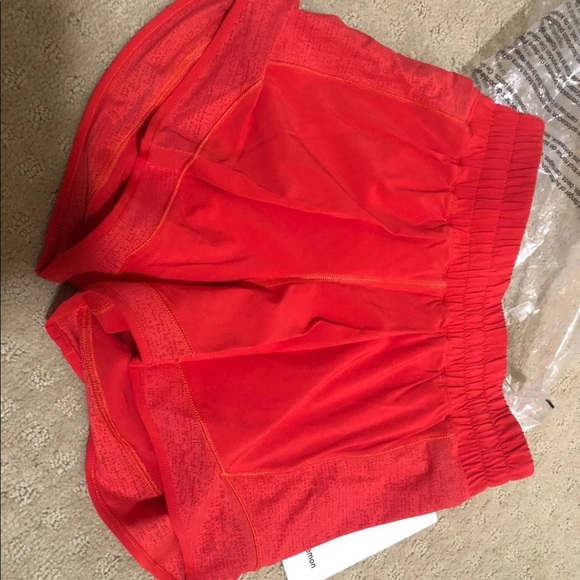 Lululemon Hotty Hot Short 4” Mesh NWT! - Picture 2 of 5